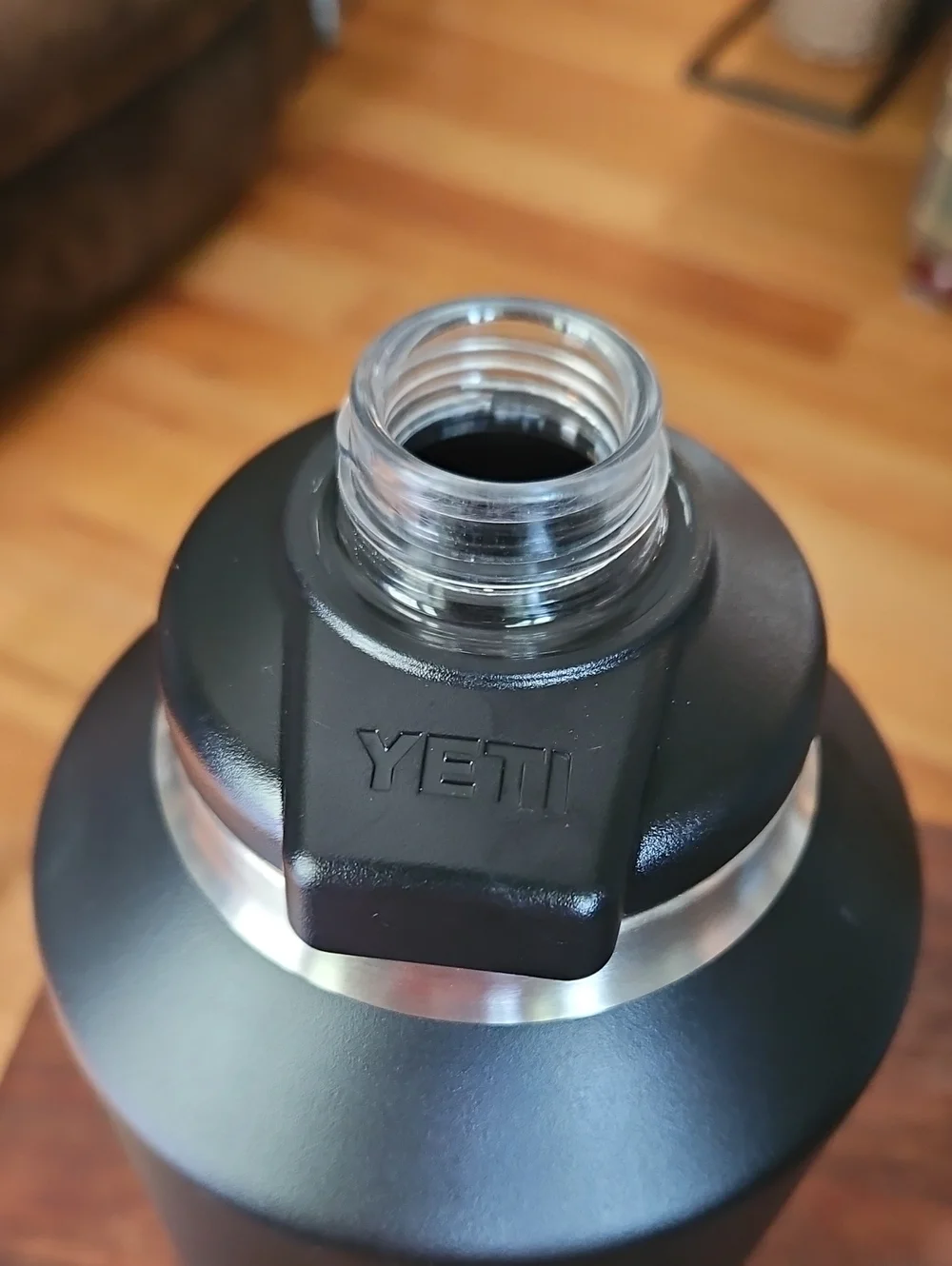Yeti Black Stainless-Trim Insulated Water Bottle 64 Oz - Picture 3 of 7